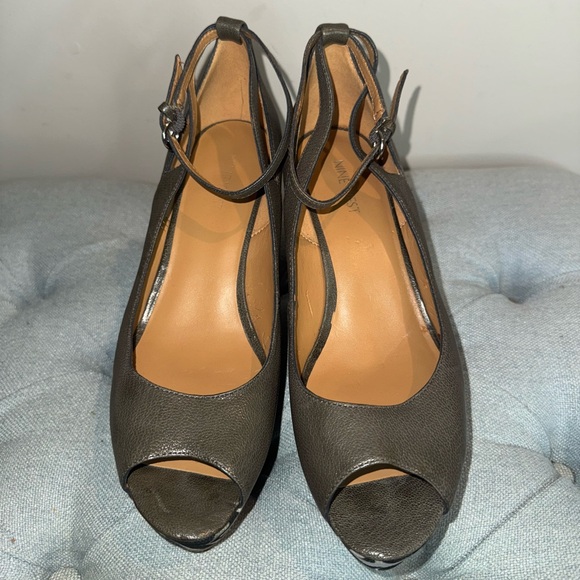 Nine West Black and Gray Wedge Shoes with Peep-Toe. Size 8. NWOT - Picture 2 of 6